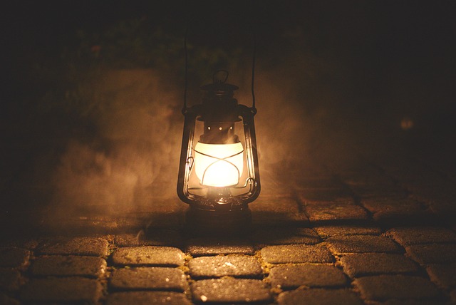DIY : Créer une lampe originale avec des matériaux recyclés